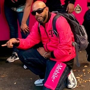 Meet your Posher, Gregory